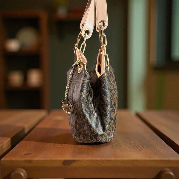 Michael Kors Signature Tote Bag - Picture 2 of 10